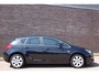 Opel Astra 1.4 Turbo Blitz, keurige auto, navigatie, sportvelgen, 5 deurs, zwart/zwart
