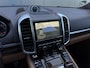 Porsche Cayenne 4.8 S 3e Eigenaar - Schuifdak - Volle Uitvoering - Luchtvering - Leder Dashboard