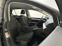 Volkswagen Golf 1.0 eTSI 110pk DSG Life Business Parkeersensoren Stoelverwarming Navigatie App-Connect