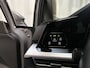 Volkswagen Golf 1.0 TSI 110pk Life Sfeerverlichting Navigatie Parkeersensoren