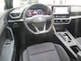 SEAT Leon Sportstourer 1.5 eTSI 150PK FR Launch Edition+Led+stuur&stoel-verw+Navi+Vitrual+camera+elek-Klep+trekhaak+18"lmv 1EIG/NL
