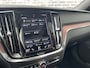 Volvo V60 Cross Country 2.0 B5 AWD Pro | Trekhaak | Panoramadak | Lederen Bekleding | Alarm | Keyless Entry | Elektrische Achterklep | Elektrisch Verstelbare Voorstoelen | Achteruitrijcamera | Parkeersensoren | Navigatie | Apple Carplay | Android Auto
