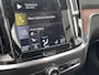 Volvo V60 Cross Country 2.0 B5 AWD Pro | Trekhaak | Panoramadak | Lederen Bekleding | Alarm | Keyless Entry | Elektrische Achterklep | Elektrisch Verstelbare Voorstoelen | Achteruitrijcamera | Parkeersensoren | Navigatie | Apple Carplay | Android Auto