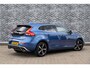 Volvo V40 1.5 T3 Polar+ Sport | R-Design | Panoramadak | Harman Kardon Audio | Alarm | Keyless Entry | Achteruitrijcamera | Parkeersensoren | Parkeerassistent | LED Koplampen | Navigatie