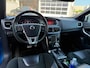 Volvo V40 1.5 T3 Polar+ Sport | R-Design | Panoramadak | Harman Kardon Audio | Alarm | Keyless Entry | Achteruitrijcamera | Parkeersensoren | Parkeerassistent | LED Koplampen | Navigatie