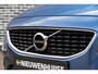 Volvo V40 1.5 T3 Polar+ Sport | R-Design | Panoramadak | Harman Kardon Audio | Alarm | Keyless Entry | Achteruitrijcamera | Parkeersensoren | Parkeerassistent | LED Koplampen | Navigatie