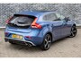 Volvo V40 1.5 T3 Polar+ Sport | R-Design | Panoramadak | Harman Kardon Audio | Alarm | Keyless Entry | Achteruitrijcamera | Parkeersensoren | Parkeerassistent | LED Koplampen | Navigatie