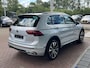 Volkswagen Tiguan 1.4 TSI eHybrid R-Line / AUTOMAAT/ 245 PK/ 2X R-LINE/ PANO/ TREKHAAK/ CAMERA/ KEYLESS/ IQ. LIGHT/ DCC/ DODE HOEK/ STOELVERWARM. V&A/ STUURVERWARM./ ADAPT. CRUISE/ APP CONNECT/ NAVI/ 20" LMV