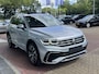 Volkswagen Tiguan 1.4 TSI eHybrid R-Line / AUTOMAAT/ 245 PK/ 2X R-LINE/ PANO/ TREKHAAK/ CAMERA/ KEYLESS/ IQ. LIGHT/ DCC/ DODE HOEK/ STOELVERWARM. V&A/ STUURVERWARM./ ADAPT. CRUISE/ APP CONNECT/ NAVI/ 20" LMV