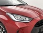 Toyota Yaris 1.5 Hybrid Executive | Dealeronderhouden | Head-up Display | dodehoek detectie | Parkeersensoren voor+achter | Stoelverwarming | Apple CarPlay/Android Auto |