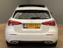 Mercedes-Benz A-klasse 180 Luxury Line Panorama Dak | Alcantara Bekleding | LED | Widescreen | Camera | Navigatie | Parkeersensoren Rondom | 17" Lichtmetaal | Achteruitrijcamera | Alcantara Bekleding | Comfortstoel(en)