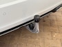 Mercedes-Benz A-klasse 180 Luxury Line Panorama Dak | Alcantara Bekleding | LED | Widescreen | Camera | Navigatie | Parkeersensoren Rondom | 17" Lichtmetaal | Achteruitrijcamera | Alcantara Bekleding | Comfortstoel(en)