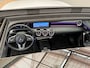 Mercedes-Benz A-klasse 180 Luxury Line Panorama Dak | Alcantara Bekleding | LED | Widescreen | Camera | Navigatie | Parkeersensoren Rondom | 17" Lichtmetaal | Achteruitrijcamera | Alcantara Bekleding | Comfortstoel(en)