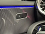 Mercedes-Benz A-klasse 180 Luxury Line Panorama Dak | Alcantara Bekleding | LED | Widescreen | Camera | Navigatie | Parkeersensoren Rondom | 17" Lichtmetaal | Achteruitrijcamera | Alcantara Bekleding | Comfortstoel(en)