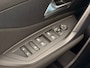 Peugeot 308 Active Pack Business AGR Comfort stoelen met stoel verwaming | Adeptieve cruise control | Parkeersensoren achter | Navigatie | Lenden steun | Apple carplay & Android auto