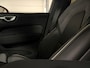 Volvo XC60 T6 AWD Recharge Ultra Black Edition | MY26 | Luchtvering | Trekhaak | 360 Camera | Head-Up Display | Harman Kardon | Adaptieve Cruise Control | Stoelverwarming voor+achter | Stuurwielverwarming | Schuifdak | Full LED Meesturende koplampen | Pilot Assist | BLIS Dode Hoek Detectie | Elektrische voorstoelen geheugen | Contour stoelen met wit stiksel en bies | Zitting verlenging voorstoelen | Lederen dashboard | 21 Inch | Google Infotainment | Keyless Drive | Elektrisch bedienbare achterklep | DAB Radio | Apple Carplay/Android Auto | Draadloos telefoon opladen | Volvo On Call met mobiele App functie | Onyx Black Metallic |