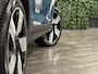 Volvo C40 Recharge Extended Range Plus 82 kWh | Trekhaak | All Season banden | Adaptieve Cruise Control | Stoel en Stuurwielverwarming | 20 Inch | Pilot Assist | BLIS Dode Hoek Detectie | Parkeercamera | Google Infotainment | Textiel City Canvas bekleding | Zitting verlenging voorstoelen | Panoramadak | Keyless Drive | Privacy Glass | Parkeersensoren voor+achter | Elektrisch bedienbare achterklep | Warmtepomp | DAB Radio | Apple Carplay/Android Auto | Alarm Klasse III | Draadloos telefoon opladen | Volvo On Call met mobiele App functie | Fjord Blue Metallic |
