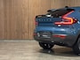 Volvo C40 Recharge Extended Range Plus 82 kWh | Trekhaak | All Season banden | Adaptieve Cruise Control | Stoel en Stuurwielverwarming | 20 Inch | Pilot Assist | BLIS Dode Hoek Detectie | Parkeercamera | Google Infotainment | Textiel City Canvas bekleding | Zitting verlenging voorstoelen | Panoramadak | Keyless Drive | Privacy Glass | Parkeersensoren voor+achter | Elektrisch bedienbare achterklep | Warmtepomp | DAB Radio | Apple Carplay/Android Auto | Alarm Klasse III | Draadloos telefoon opladen | Volvo On Call met mobiele App functie | Fjord Blue Metallic |