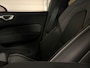 Volvo XC60 T6 AWD Recharge Ultra Black Edition | MY26 | Luchtvering | Trekhaak | 360 Camera | Head-Up Display | Harman Kardon | Adaptieve Cruise Control | Stoelverwarming voor+achter | Stuurwielverwarming | Schuifdak | Full LED Meesturende koplampen | Pilot Assist | BLIS Dode Hoek Detectie | Elektrische voorstoelen geheugen | Contour stoelen met wit stiksel en bies | Zitting verlenging voorstoelen | Lederen dashboard | 21 Inch | Google Infotainment | Keyless Drive | Elektrisch bedienbare achterklep | DAB Radio | Apple Carplay/Android Auto | Draadloos telefoon opladen | Volvo On Call met mobiele App functie | Onyx Black Metallic |