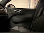 Volvo XC60 T6 AWD Recharge Ultra Black Edition | MY26 | Luchtvering | Trekhaak | 360 Camera | Head-Up Display | Harman Kardon | Adaptieve Cruise Control | Stoelverwarming voor+achter | Stuurwielverwarming | Schuifdak | Full LED Meesturende koplampen | Pilot Assist | BLIS Dode Hoek Detectie | Elektrische voorstoelen geheugen | Contour stoelen met wit stiksel en bies | Zitting verlenging voorstoelen | Lederen dashboard | 21 Inch | Google Infotainment | Keyless Drive | Elektrisch bedienbare achterklep | DAB Radio | Apple Carplay/Android Auto | Draadloos telefoon opladen | Volvo On Call met mobiele App functie | Onyx Black Metallic |