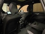 Volvo XC60 T6 AWD Recharge Ultra Black Edition | MY26 | Luchtvering | Trekhaak | 360 Camera | Head-Up Display | Harman Kardon | Adaptieve Cruise Control | Stoelverwarming voor+achter | Stuurwielverwarming | Schuifdak | Full LED Meesturende koplampen | Pilot Assist | BLIS Dode Hoek Detectie | Elektrische voorstoelen geheugen | Contour stoelen met wit stiksel en bies | Zitting verlenging voorstoelen | Lederen dashboard | 21 Inch | Google Infotainment | Keyless Drive | Elektrisch bedienbare achterklep | DAB Radio | Apple Carplay/Android Auto | Draadloos telefoon opladen | Volvo On Call met mobiele App functie | Onyx Black Metallic |