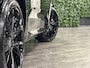 Volvo XC60 T6 AWD Recharge Ultra Black Edition | MY26 | Luchtvering | Trekhaak | 360 Camera | Head-Up Display | Harman Kardon | Adaptieve Cruise Control | Stoelverwarming voor+achter | Stuurwielverwarming | Schuifdak | Full LED Meesturende koplampen | Pilot Assist | BLIS Dode Hoek Detectie | Elektrische voorstoelen geheugen | Contour stoelen met wit stiksel en bies | Zitting verlenging voorstoelen | Lederen dashboard | 21 Inch | Google Infotainment | Keyless Drive | Elektrisch bedienbare achterklep | DAB Radio | Apple Carplay/Android Auto | Draadloos telefoon opladen | Volvo On Call met mobiele App functie | Onyx Black Metallic |