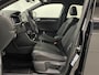 Volkswagen T-Roc 1.5 TSI R-Line Edition 2x R line Camera IQ-light/Matrix ACC (Navigatie via Apple carplay) 17inch Virtual Cockpit