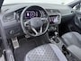 Volkswagen Tiguan 1.4 TSI eHybrid R-Line | Trekhaak | Parkeerhulp | ACC | Stuur-/Stoelverwarming | Getint Glas | Carplay | 20'' |
