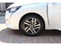 Peugeot 208 1.2 PureTech Allure Pack O.a: Dig. Display, DAB, Clima, Carplay, Cruise, Etc. All-in prijs!