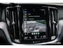 Volvo V60 2.0 B4 197Pk Aut. | R-Design | Achteruitrijcamera | Harman-Kardon | Trekhaak | 20''