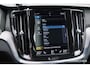 Volvo V60 2.0 B4 197Pk Aut. | R-Design | Achteruitrijcamera | Harman-Kardon | Trekhaak | 20''