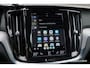 Volvo V60 2.0 B4 197Pk Aut. | R-Design | Achteruitrijcamera | Harman-Kardon | Trekhaak | 20''