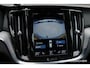 Volvo V60 2.0 B4 197Pk Aut. | R-Design | Achteruitrijcamera | Harman-Kardon | Trekhaak | 20''