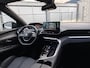 Peugeot 3008 1.6 plug-in Hybrid 195 Allure | Navigatie | Adapt. Cruise | Climate Control | Camera | 19'' L.M. | 7,4 kW lader | Achterbank in delen neerklapbaar | Achteruitrijcamera