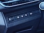 Peugeot 3008 1.6 plug-in Hybrid 195 Allure | Navigatie | Adapt. Cruise | Climate Control | Camera | 19'' L.M. | 7,4 kW lader | Achterbank in delen neerklapbaar | Achteruitrijcamera