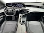 Peugeot 3008 1.2 Hybrid 136 Allure | Adapt. Cruise | Navigatie | Camera | Climate Control | Achterbank in delen neerklapbaar | Achteruitrijcamera | Apple Carplay/Android Auto|telefoonintegratie premium