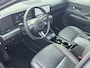 Hyundai Kona 1.6 GDI 141pk HEV Premium Sky | Premium audio | 360 camera | Schuif-kanteldak | Bestuurdersstoel met geheugen | Adaptive cruise control | Dodehoek detectie | Full LED koplampen | Stoelverwarming | Stoelventilatie | Stuurverwarming