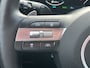 Hyundai Kona 1.6 GDI 141pk HEV Premium Sky | Premium audio | 360 camera | Schuif-kanteldak | Bestuurdersstoel met geheugen | Adaptive cruise control | Dodehoek detectie | Full LED koplampen | Stoelverwarming | Stoelventilatie | Stuurverwarming