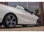 BMW 2-Serie Cabrio 220i Sport-Line | 2e eigenaar | Dealer onderhouden | Innovation pakket | HiFi audio | DAB | Xenon adaptief | PDC | Sportstoelen | Cruise control | Keyless entry