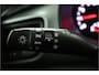 Kia Stonic 1.0 T-GDi DynamicLine - Achteruitrijcamera - Apple Carplay/Android Auto - Cruise Control - Virena Zekerheidspakket t.w.v. €895