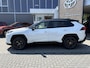 Toyota RAV4 2.5 Hybrid Bi-tone STOEL/STUURVERW PARK-SENSOREN ELEK-ACHTERKLEP LM-VELGEN BLUETOOTH DRAADLOOS-LADEN AD-CRUISE CAMERA NAVI DAB+