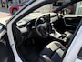 Toyota RAV4 2.5 Hybrid Bi-tone STOEL/STUURVERW PARK-SENSOREN ELEK-ACHTERKLEP LM-VELGEN BLUETOOTH DRAADLOOS-LADEN AD-CRUISE CAMERA NAVI DAB+