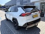 Toyota RAV4 2.5 Hybrid Bi-tone STOEL/STUURVERW PARK-SENSOREN ELEK-ACHTERKLEP LM-VELGEN BLUETOOTH DRAADLOOS-LADEN AD-CRUISE CAMERA NAVI DAB+