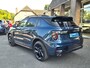 Lynk & Co 01 1.5 BLACKLINE! + MY23 + 6.6Kwh LADEN! ZWARTE-HEMEL ROLHOES MY23 360-CAMERA PANO/SCHUIF INFINITY DAB NAVI CARPLAY STOELVERWARMING ELEK.ACHTERKLEP 20"LMV