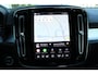 Volvo XC40 2.0 B4 Mild Hybrid Plus Dark | Trekhaak Semi-Elektrisch Inklapbaar | Elektrisch Verstelbare Stoelen Met Geheugen | Adaptieve Cruise Control | Pilot Assist | Google | Keyless | BLIS | Harman/Kardon | Stuurverwarming | Stoelverwarming | Parkeersensoren Voor & Achter incl. Achteruitrijcamera | 18-Inch Lichtmetalen Velgen |