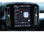 Volvo XC40 2.0 B4 Mild Hybrid Plus Dark | Trekhaak Semi-Elektrisch Inklapbaar | Elektrisch Verstelbare Stoelen Met Geheugen | Adaptieve Cruise Control | Pilot Assist | Google | Keyless | BLIS | Harman/Kardon | Stuurverwarming | Stoelverwarming | Parkeersensoren Voor & Achter incl. Achteruitrijcamera | 18-Inch Lichtmetalen Velgen |