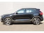 Volvo XC40 2.0 B4 Mild Hybrid Plus Dark | Trekhaak Semi-Elektrisch Inklapbaar | Elektrisch Verstelbare Stoelen Met Geheugen | Adaptieve Cruise Control | Pilot Assist | Google | Keyless | BLIS | Harman/Kardon | Stuurverwarming | Stoelverwarming | Parkeersensoren Voor & Achter incl. Achteruitrijcamera | 18-Inch Lichtmetalen Velgen |