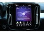 Volvo XC40 2.0 B4 Mild Hybrid Plus Dark | Trekhaak Semi-Elektrisch Inklapbaar | Elektrisch Verstelbare Stoelen Met Geheugen | Adaptieve Cruise Control | Pilot Assist | Google | Keyless | BLIS | Harman/Kardon | Stuurverwarming | Stoelverwarming | Parkeersensoren Voor & Achter incl. Achteruitrijcamera | 18-Inch Lichtmetalen Velgen |
