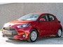 Toyota Yaris 1.5 Hybrid Active / Camera / Stoel + Stuur Verwarming / Apple Carplay / Climate Control / Cruise Control Adaptief / Lane Assist / 15 Inch LM