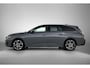 Peugeot 308 SW Allure Hybrid 145pk Automaat | Navigatie via draadloze Apple Carplay / Android auto | Rondomzichtcamera | Climate Control | Adaptieve Cruise Control | Parkeersensoren v+a | Keyless start | Bluetooth | DAB+ radio | Led koplampen | Volledig digitaal instrumentenpaneel | Donker getint glas | 17" lichtmetalen velgen |